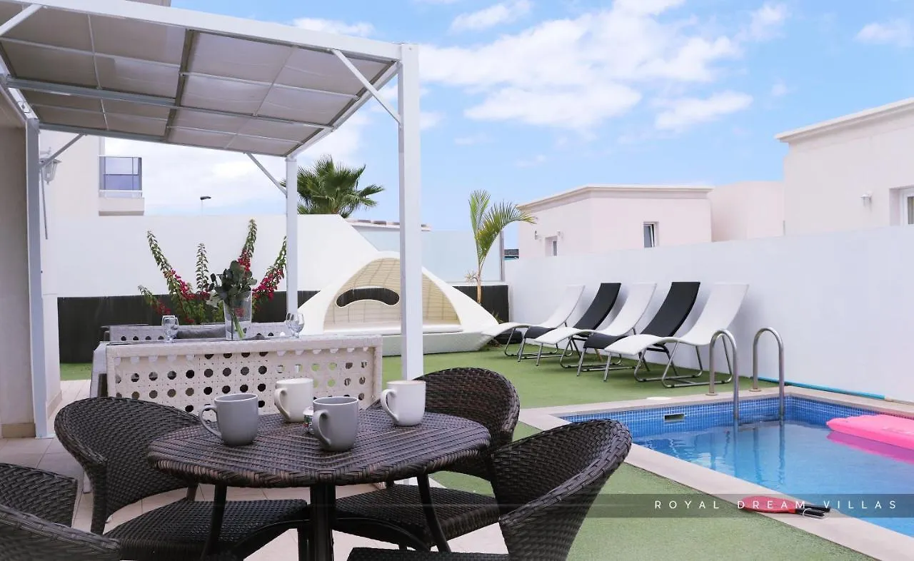 Royal Modern Villas 아데제