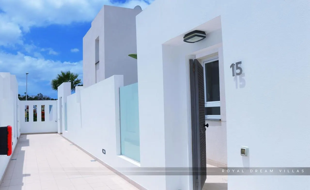 Royal Modern Villas 아데제